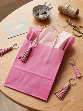 YNS Generic Pink Paper Gift Bag with Tassel Keychain